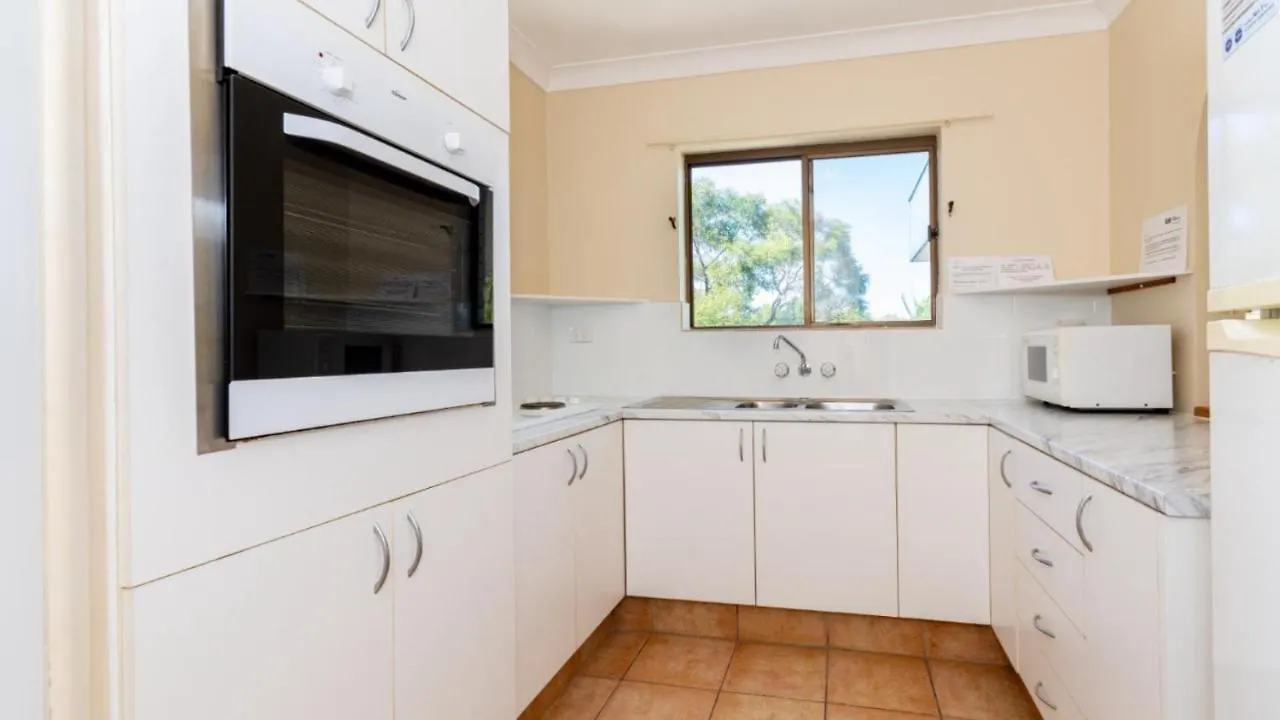 Fantastic Views From This Top Floor Unit! Bongaree 0*,
