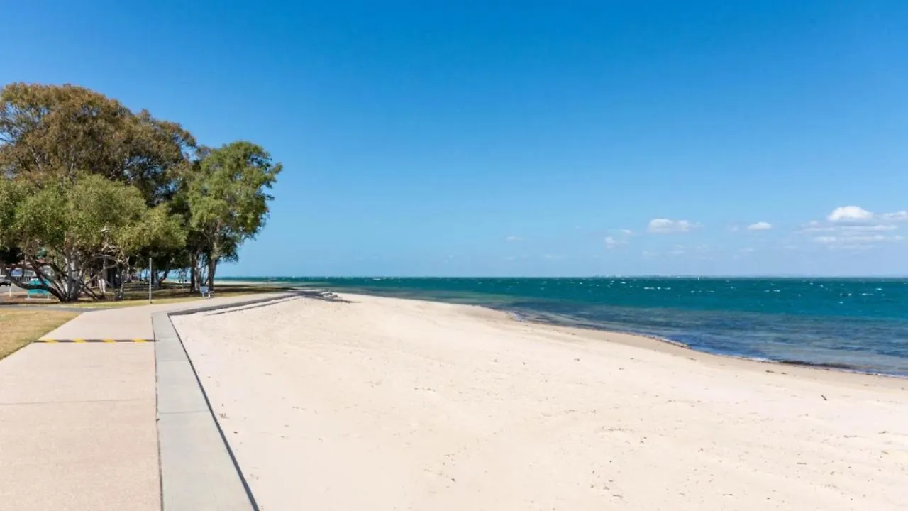 Fantastic Views From This Top Floor Unit! Bongaree 0*,  Austrálie